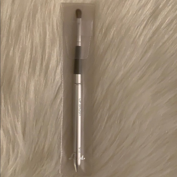 Sorme Lip Brush - Picture 2 of 4